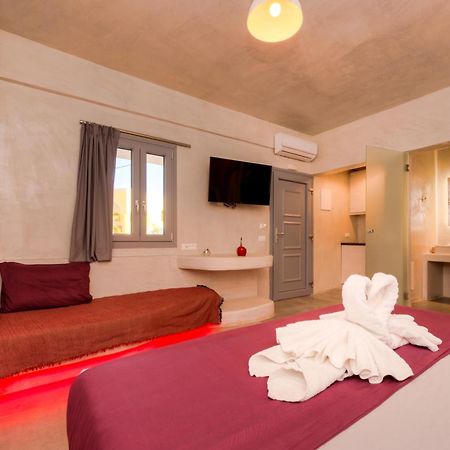 The Muses Of Santorini Private Jacuzzi Suites Вотон Экстерьер фото