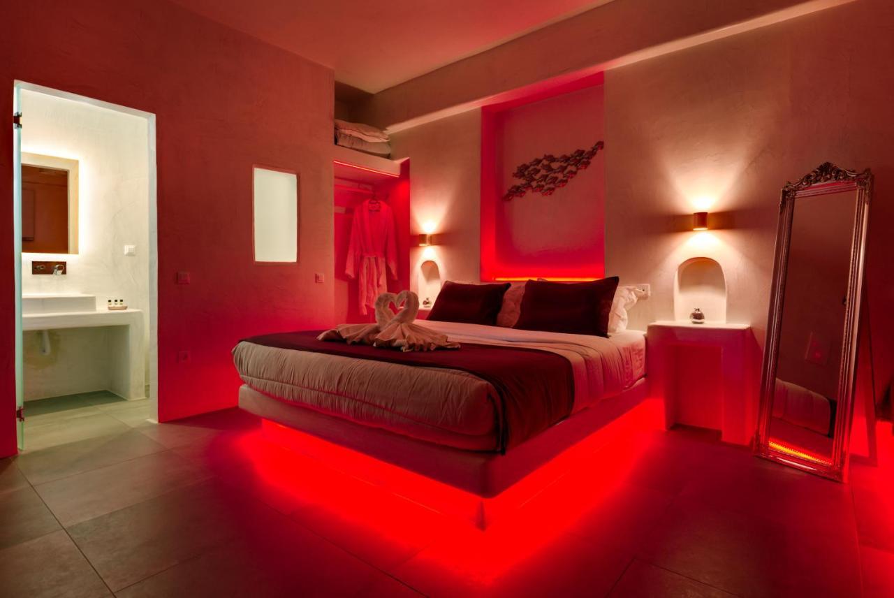 The Muses Of Santorini Private Jacuzzi Suites Вотон Экстерьер фото