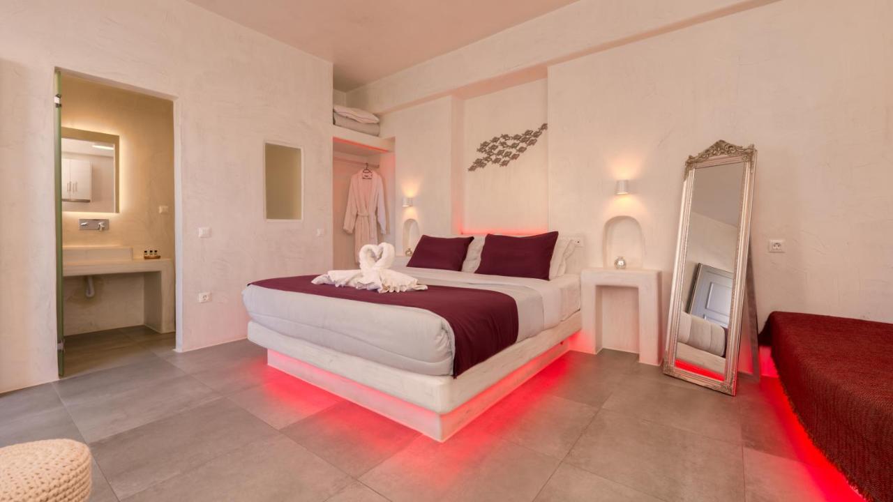 The Muses Of Santorini Private Jacuzzi Suites Вотон Экстерьер фото
