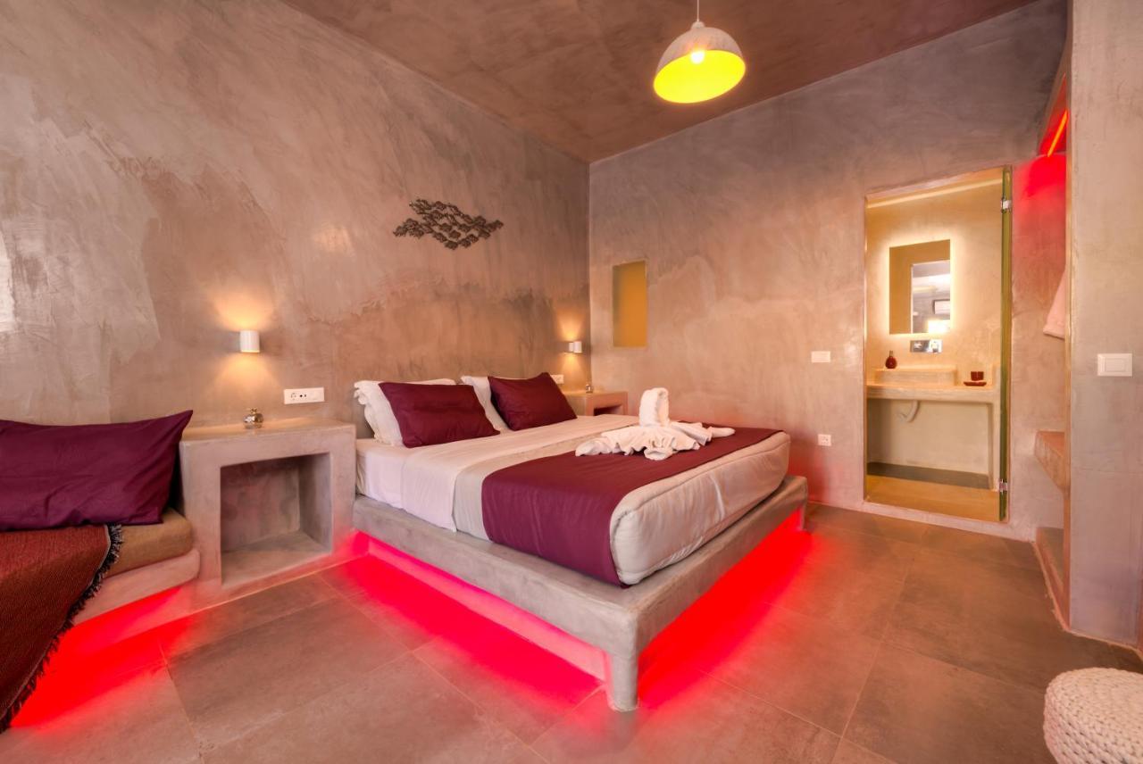 The Muses Of Santorini Private Jacuzzi Suites Вотон Экстерьер фото