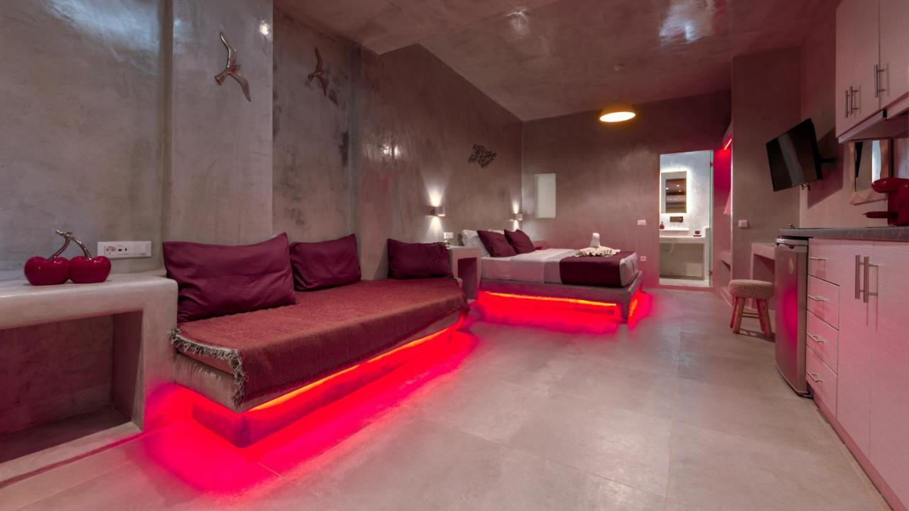The Muses Of Santorini Private Jacuzzi Suites Вотон Экстерьер фото
