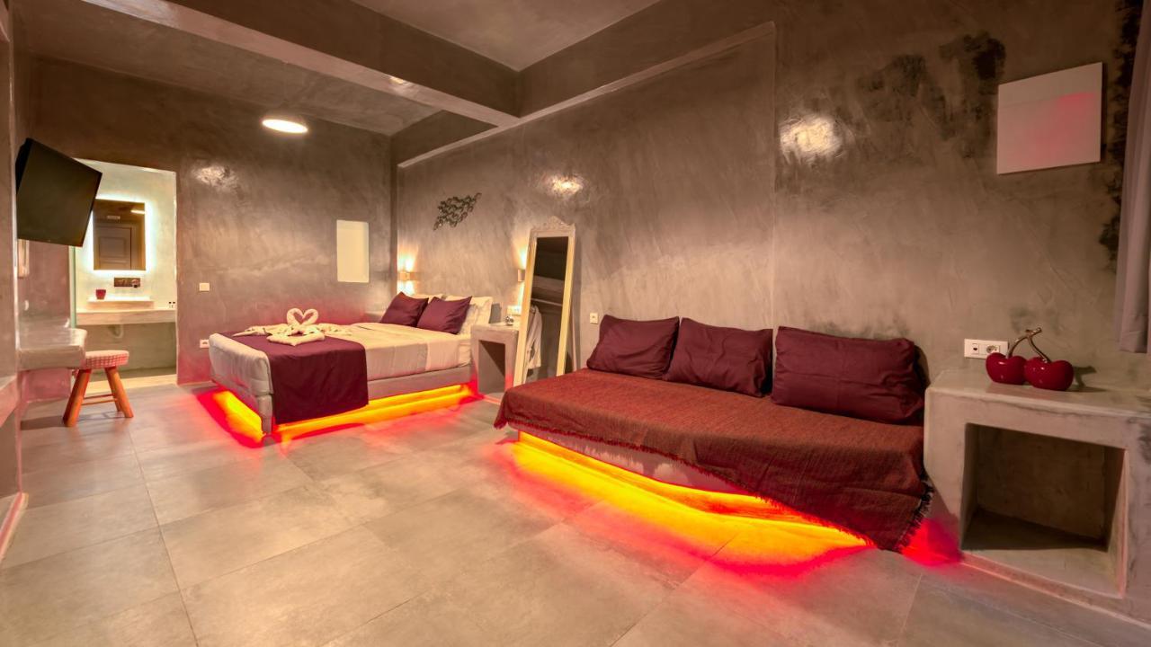 The Muses Of Santorini Private Jacuzzi Suites Вотон Экстерьер фото