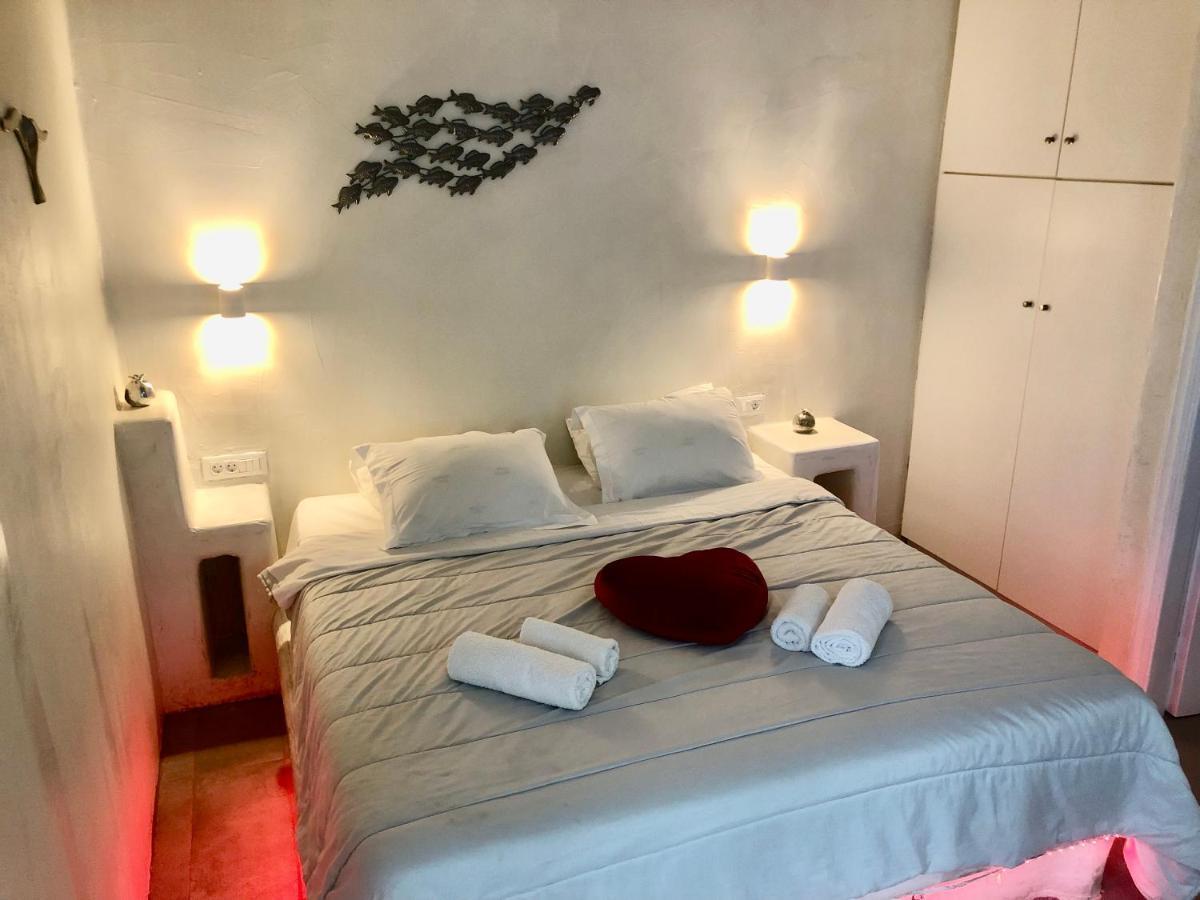 The Muses Of Santorini Private Jacuzzi Suites Вотон Экстерьер фото