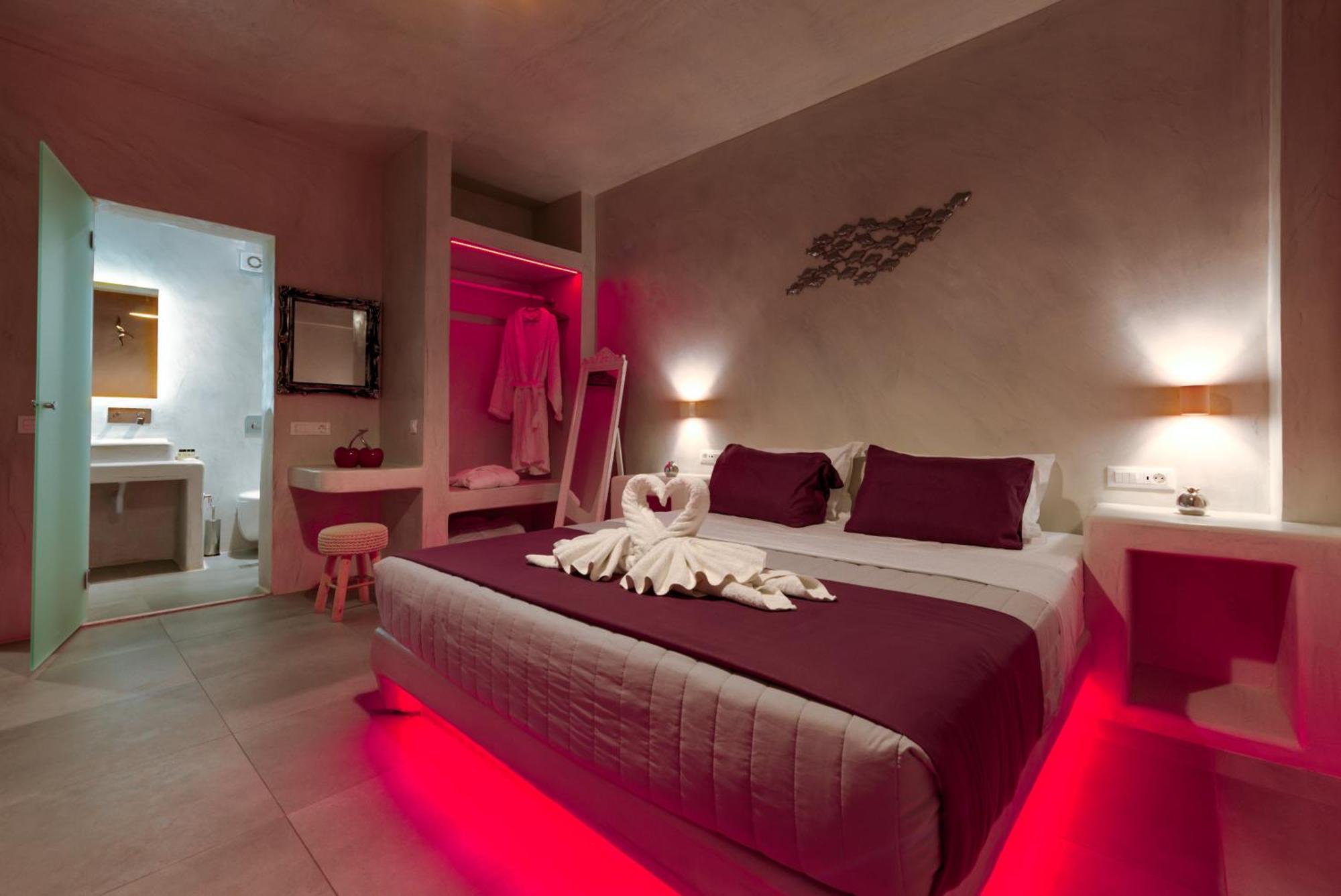 The Muses Of Santorini Private Jacuzzi Suites Вотон Экстерьер фото