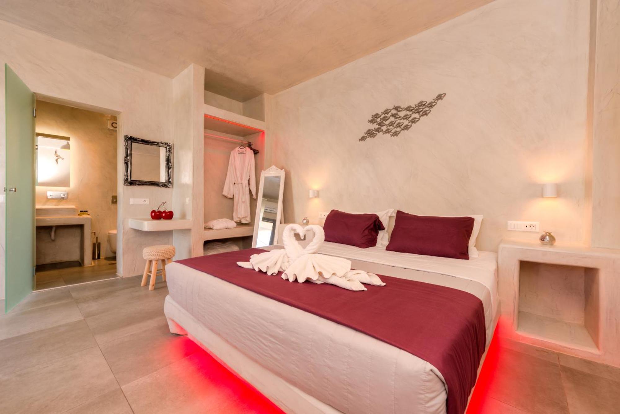 The Muses Of Santorini Private Jacuzzi Suites Вотон Экстерьер фото