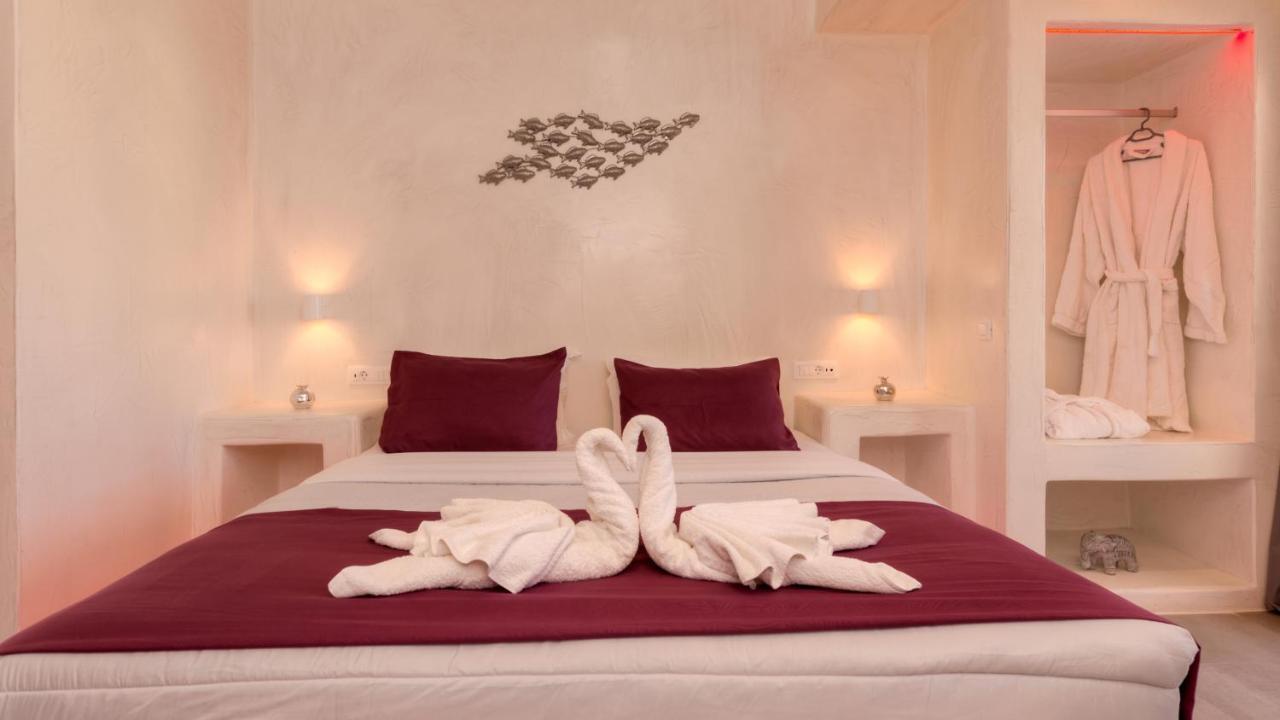 The Muses Of Santorini Private Jacuzzi Suites Вотон Экстерьер фото