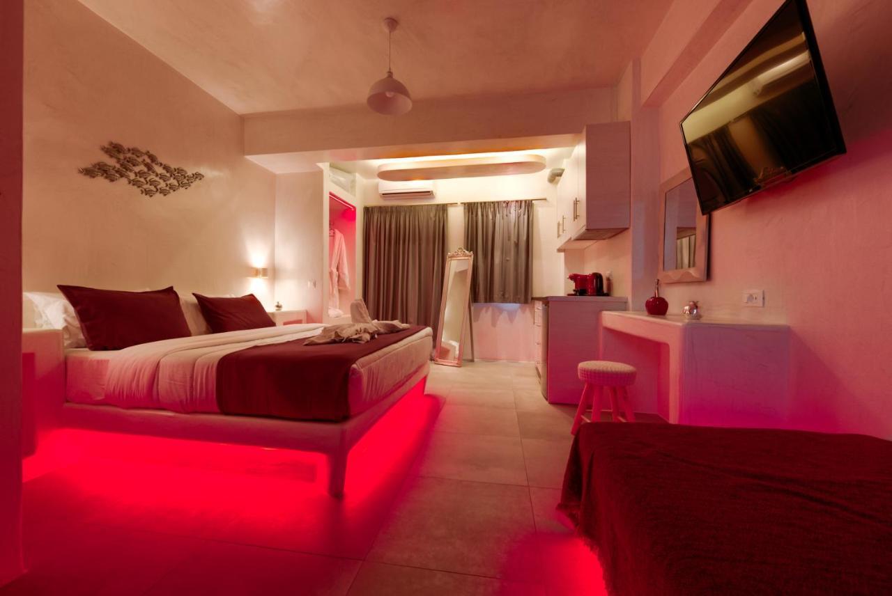 The Muses Of Santorini Private Jacuzzi Suites Вотон Экстерьер фото