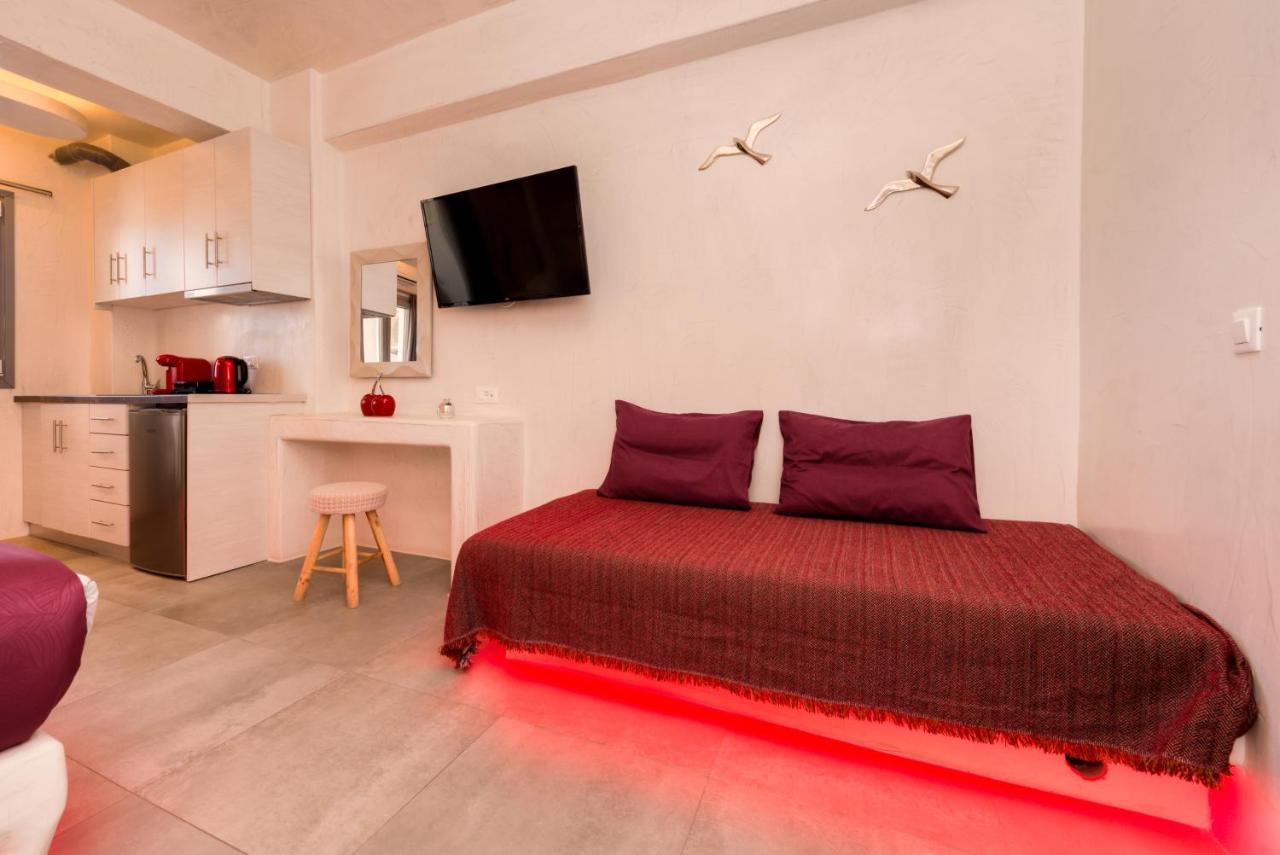 The Muses Of Santorini Private Jacuzzi Suites Вотон Экстерьер фото