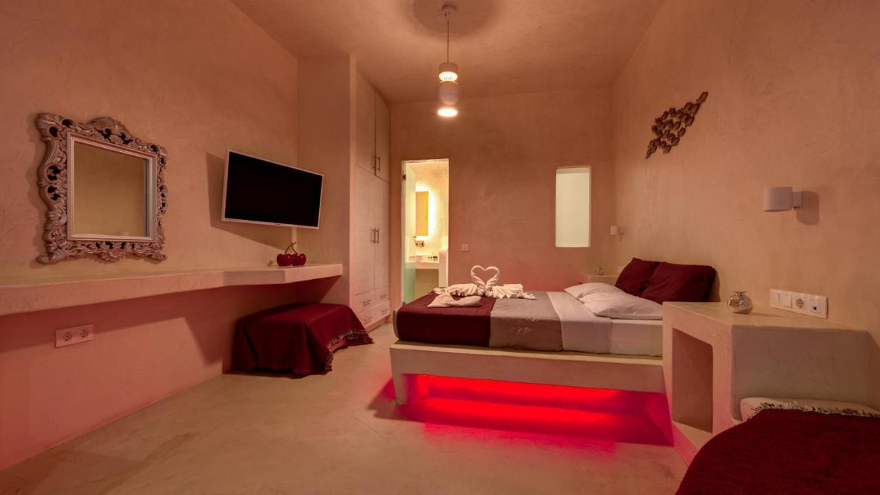 The Muses Of Santorini Private Jacuzzi Suites Вотон Экстерьер фото